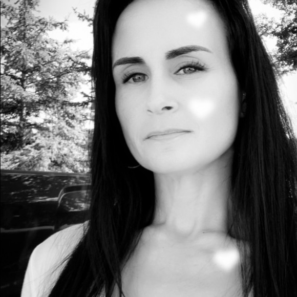 Meet your Posher, Evie - Picture 5 of 8